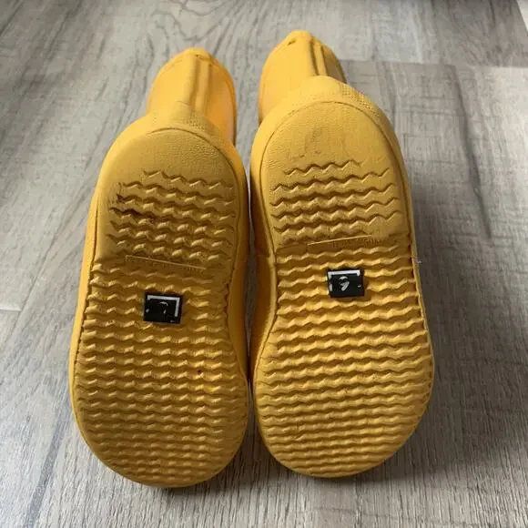 Hunter Rain Boots *PLEASE READ* - Picture 6 of 11